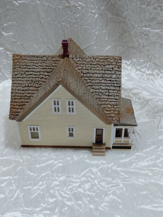 VTG The Sarah Plain And Tall Collection Sarahs Prairie Home 1994 Hallmark NOB - Picture 3 of 8
